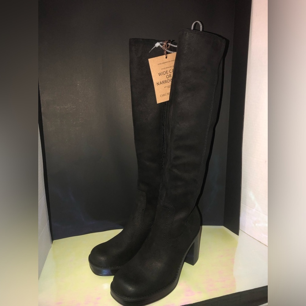 Chelsea & Violet Black Boots size 6 NWT - Picture 2 of 11